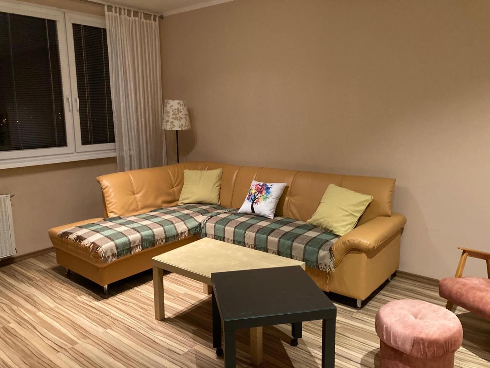 Apartman Hodonin 7 7 7 2 3 4 1 9 4 Bagian luar foto